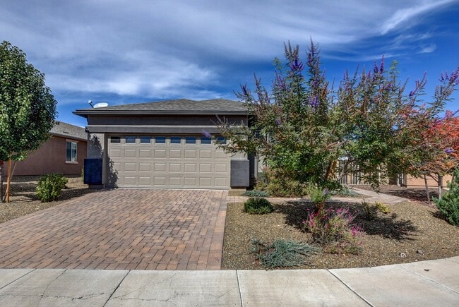 Building Photo - 3 Bedroom + a Den For Rent In Pronghorn Ra... Rental