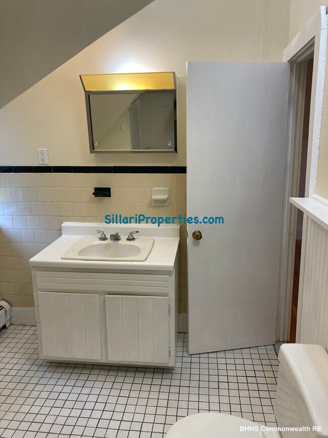 205 Highland Ave Unit 4