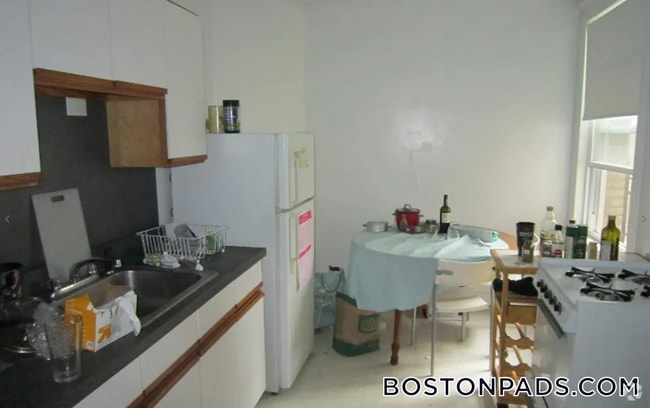 Building Photo - 1638 Commonwealth Avenue Rental