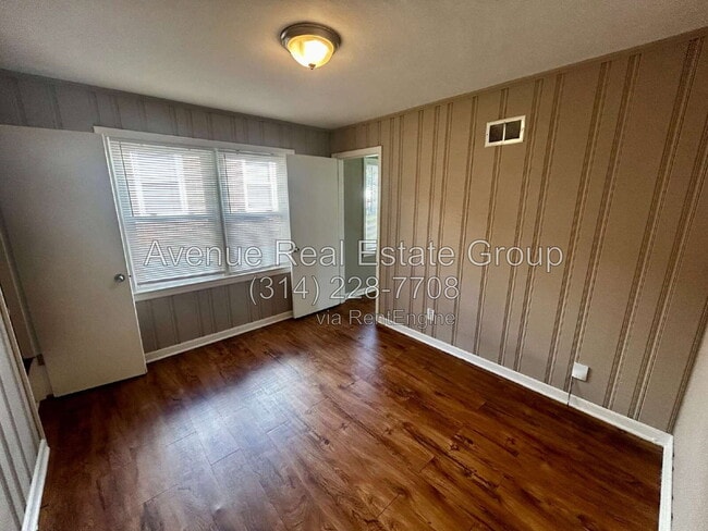 242 Emerling Dr