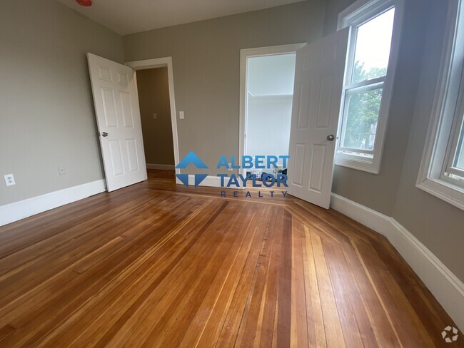 Building Photo - 10 Cambridge Ter Rental