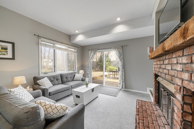 Photo - 515 Maple Ave