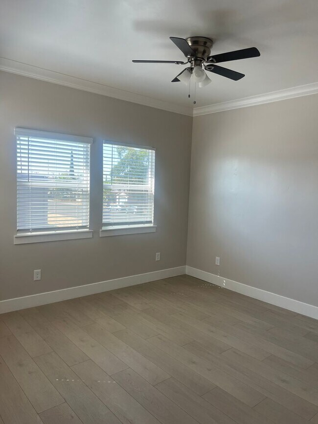 Photo - 1363 Harris Ave Apartamento Unidad 1363 Harris Avenue- Duplex