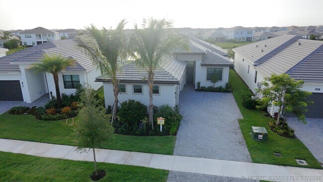 4931 Rivo Alto Cir