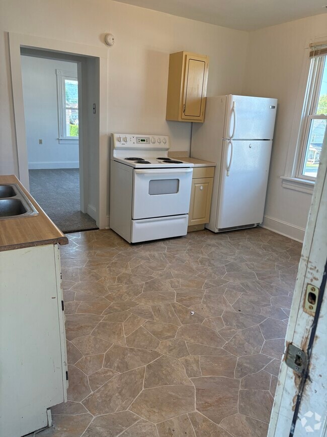Building Photo - 1202 2nd Ave Unit 1202B Rental