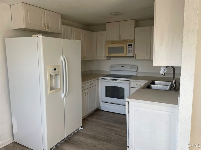 Photo - 8416B Bramblebush Cir