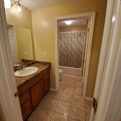 Photo - 220 Hunt Club Cir