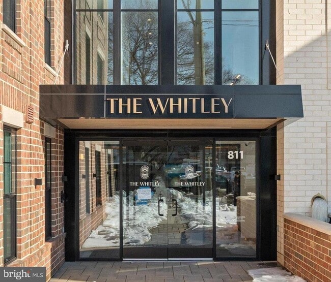 Building Photo - 811 N Columbus St Unit 302