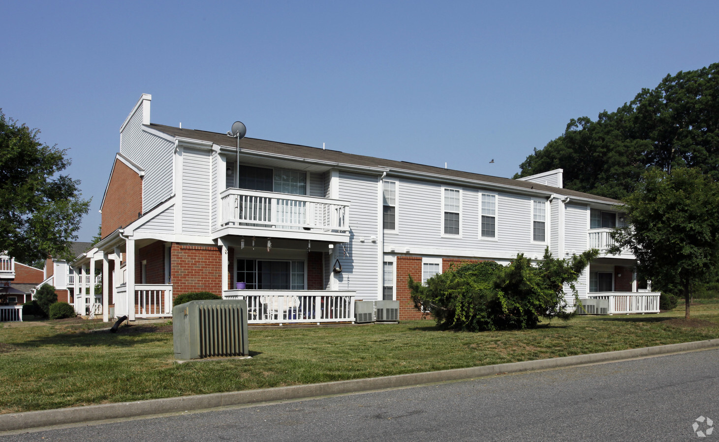 Wellington Place - Wellington Place Apartments