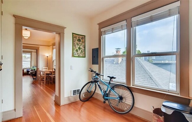 Photo - 1017 Taylor Ave N Unidad 1019