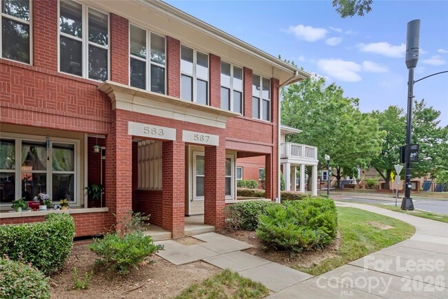 Photo - 567 E 9th St