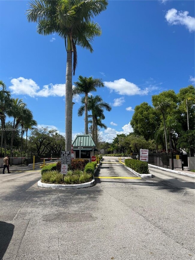 Photo - 8600 SW 133rd Avenue Rd Unit 304
