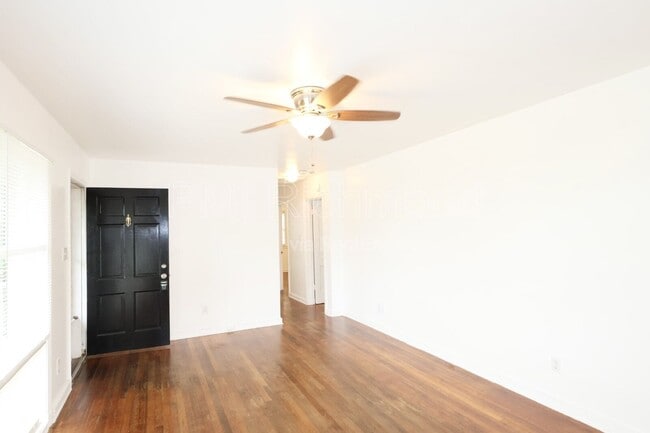 Photo - 3006 Manor Dr