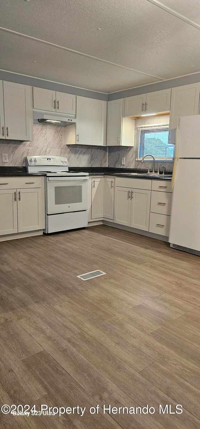 Photo - 7606 Fairlane Ave