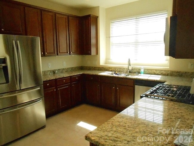 Photo - 115 Leyton Loop