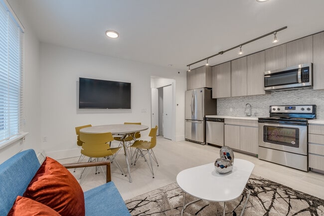 Photo - 1425 Haro St Unité 102