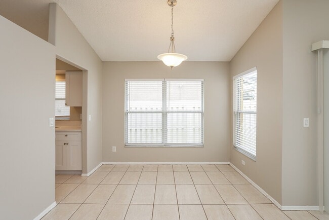 13318 Greenpointe Dr