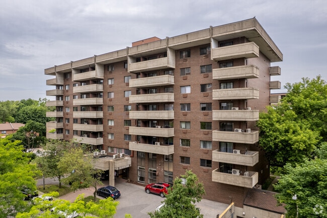 Building Photo - Le 5555 Trent