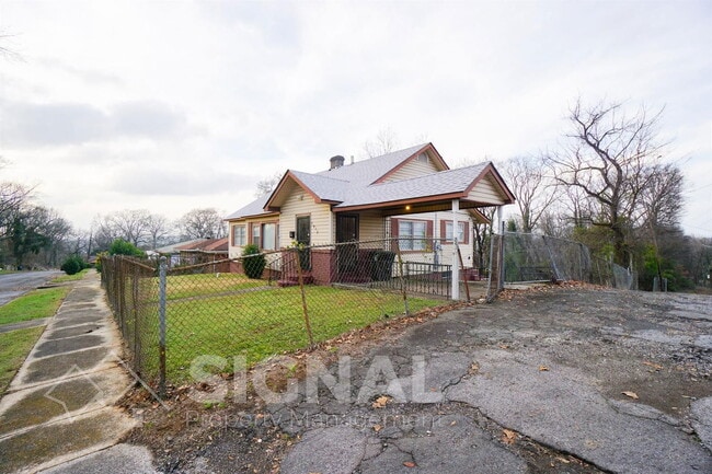 Photo - 1932 Portage Ave