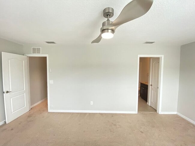 Photo - 600 Northern Way Unit 906