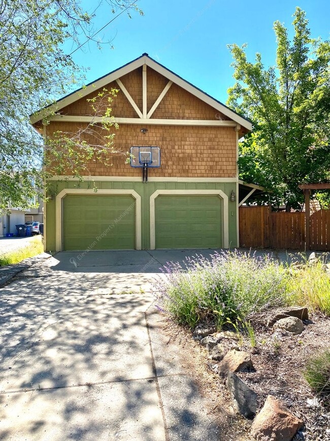 Photo - Large 4 BR Home in River West with great walkability!