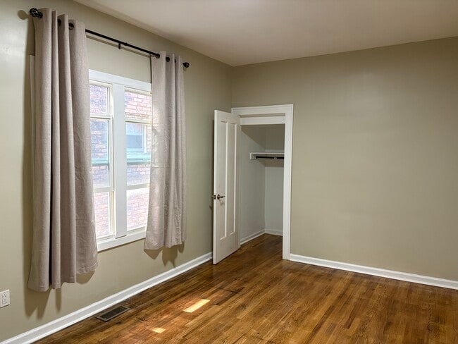Photo - 2538 Calvert St