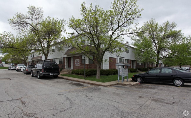 Building Photo - Princeton Court Rental