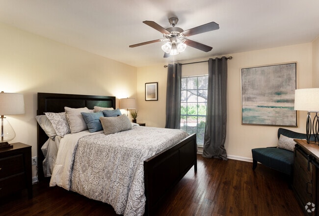 2BD/2BA - 1,275 SqFt - Master Bedroom