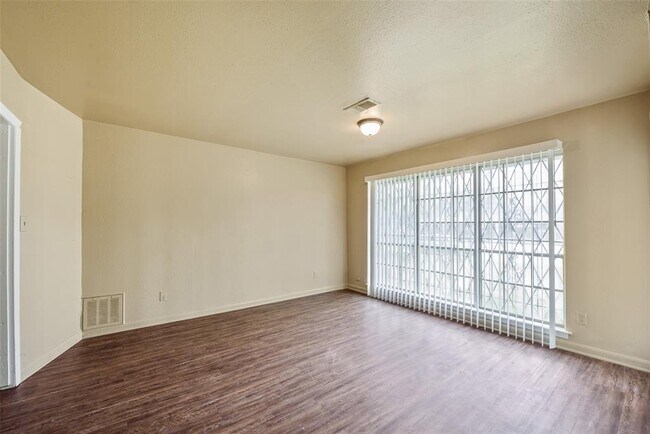 Photo - 5503 S Acres Dr