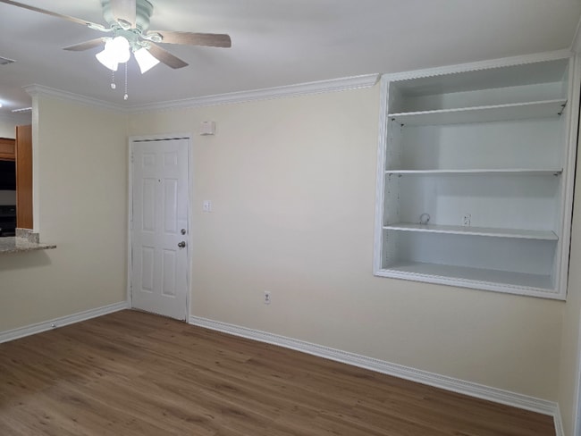 Photo - 57400 Oak Ave