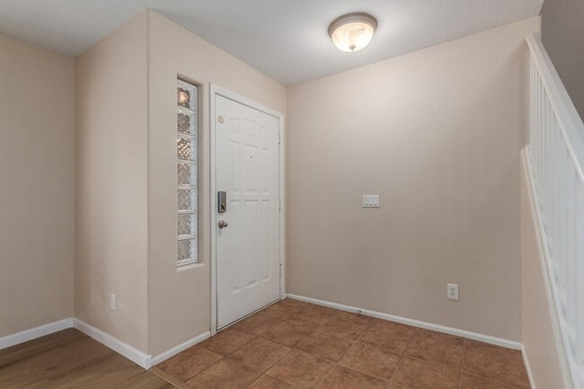 Building Photo - 42556 W Anne Ln