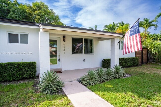 Building Photo - 9841 Dominican Dr Rental