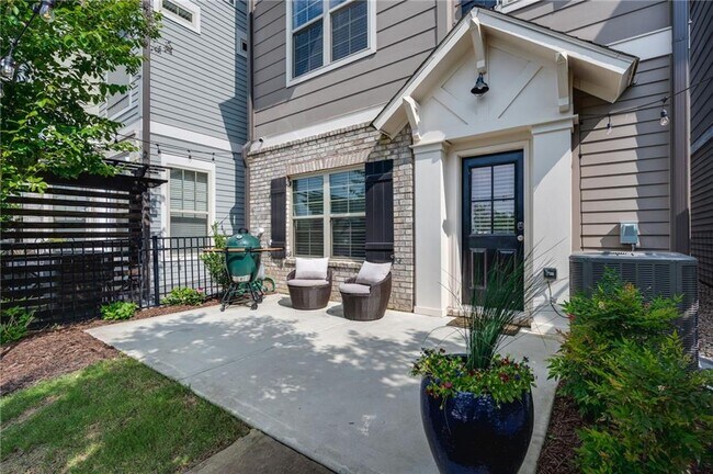 Photo - 1093 Kirkland Circle