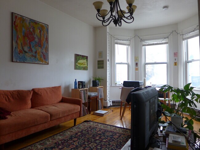 Photo - 822 Parker St Unit 2