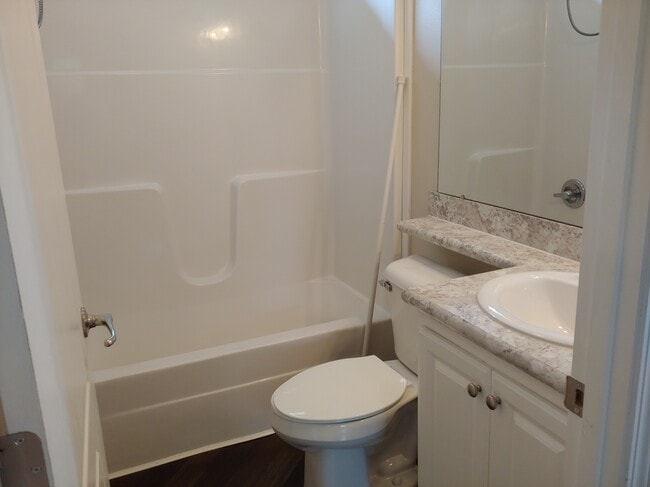 Photo - 2205 Martin Rd
