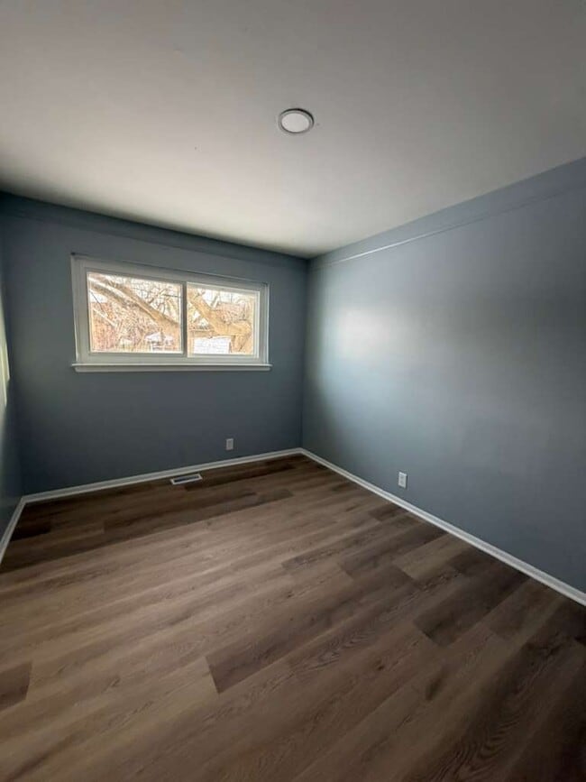 Photo - 11454 Sanford Ave