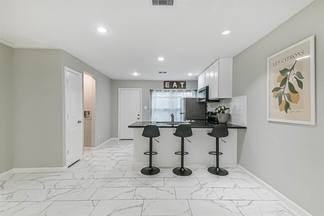 Photo - 6853 Chasewood Dr