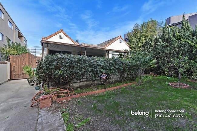 Photo - 8523 Alcott St