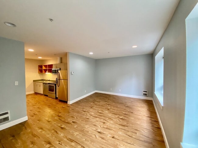 Photo - Belltown Condo...........