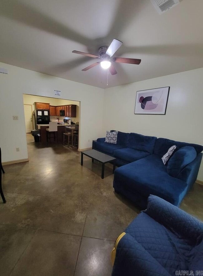 Photo - 525 3rd Ave