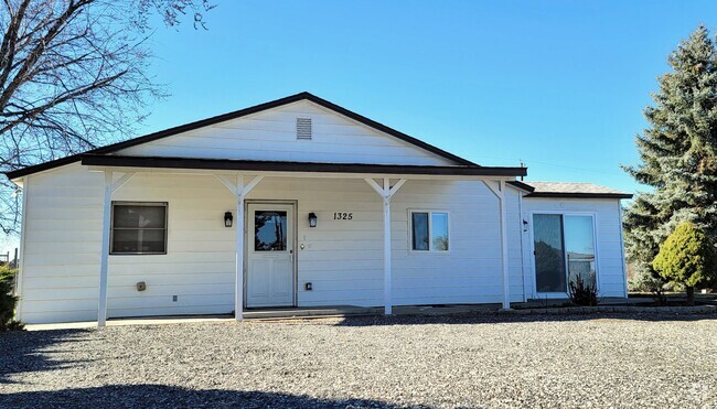 Building Photo - 1325 N Cleveland St Rental