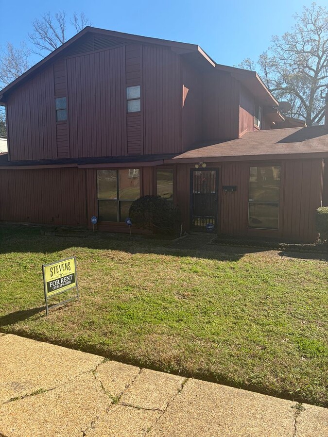 ** 3/2 TOWNHOUSE IN HIGHLAND ** - ** 3/2 TOWNHOUSE IN HIGHLAND **