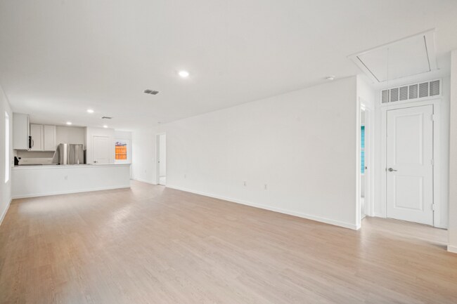 Photo - 3911 bates Pl
