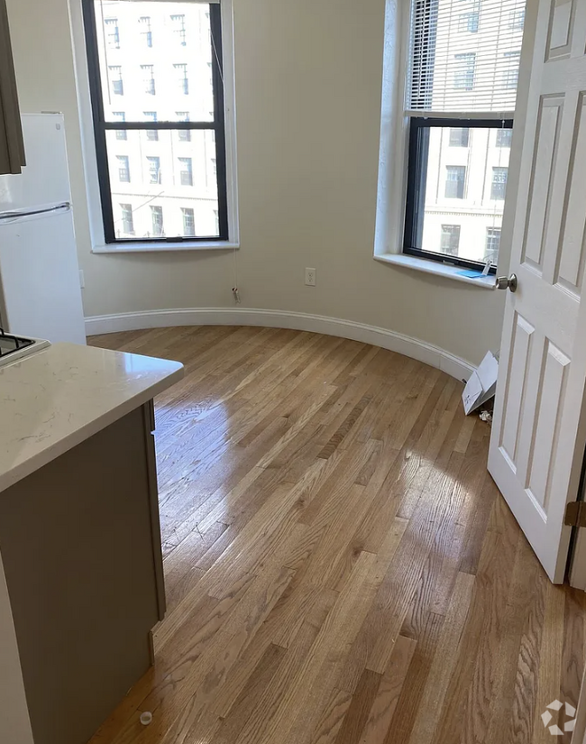 Building Photo - 307 Huntington Ave Unit 5A Rental