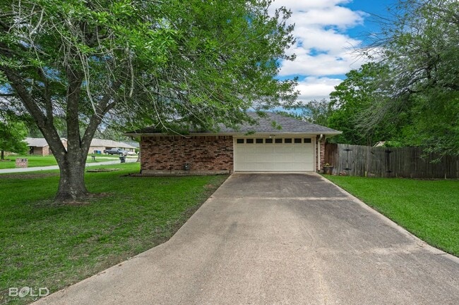 Photo - 9202 Highcrest Dr