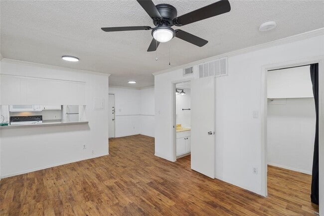 Building Photo - 4105 Speedway Unit 101