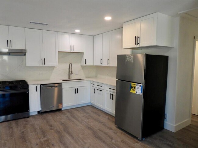 Photo - 1619 Rutland Dr