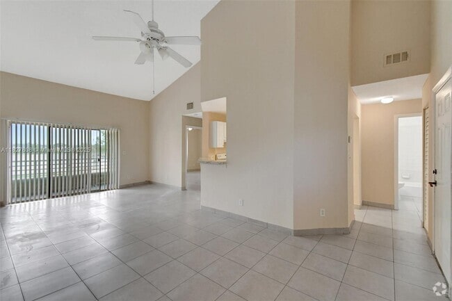 Building Photo - 3453 NW 44th St Unit 202 Rental