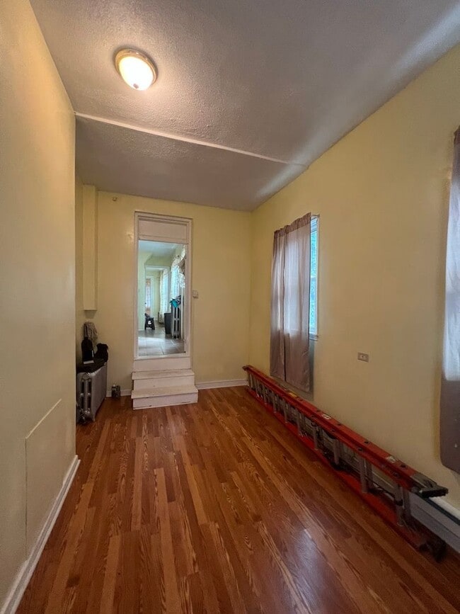 Photo - Spacious 5 Bedroom, 2 Bath Home