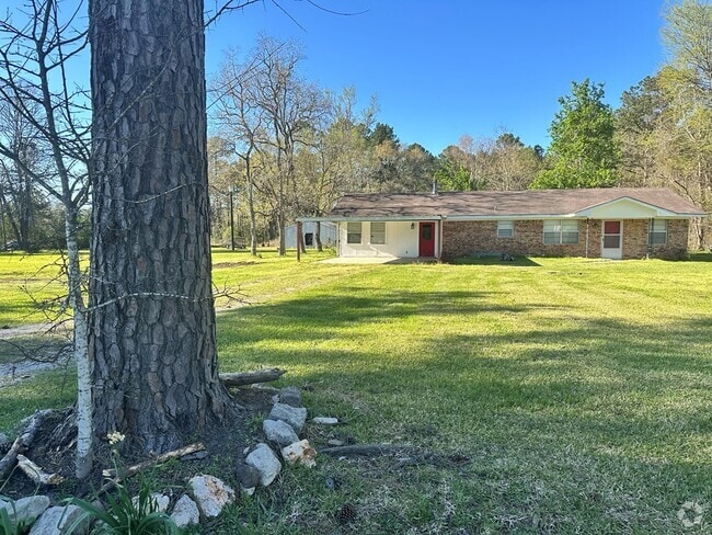 Building Photo - 8651 US Highway 190 E Rental